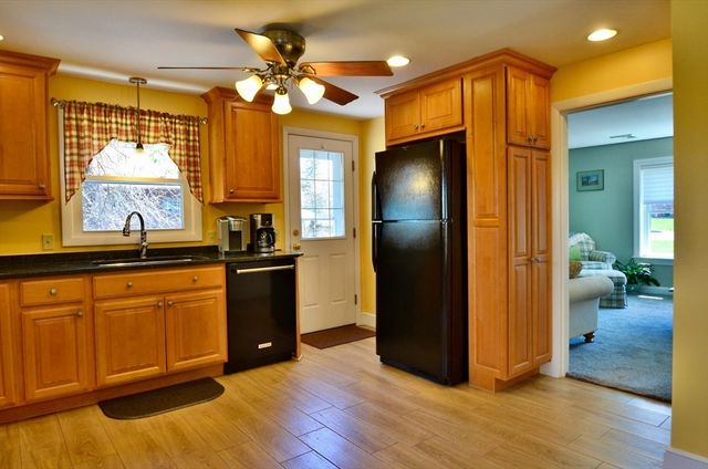 87 Wilkinson St, Worcester, MA 01606