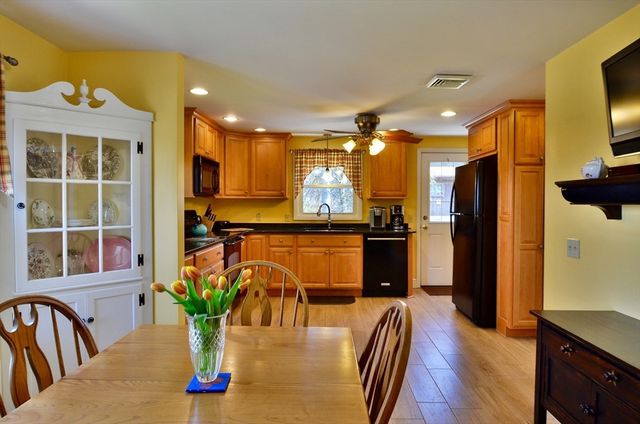 87 Wilkinson St, Worcester, MA 01606