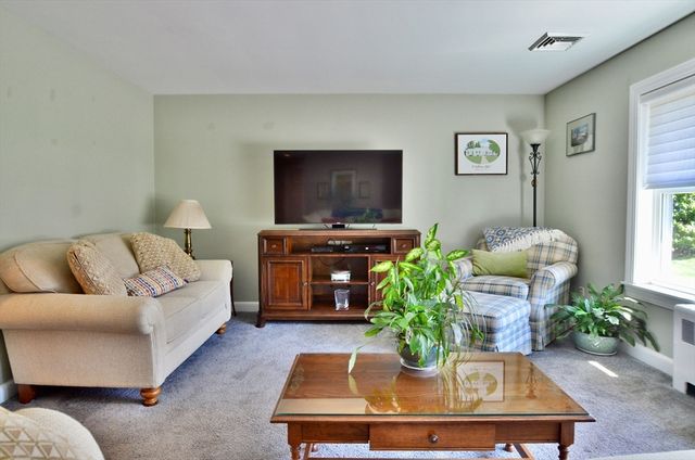 87 Wilkinson St, Worcester, MA 01606