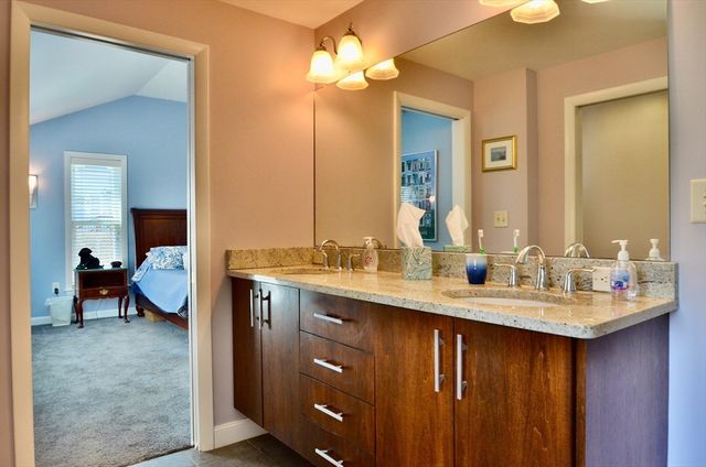 87 Wilkinson St, Worcester, MA 01606