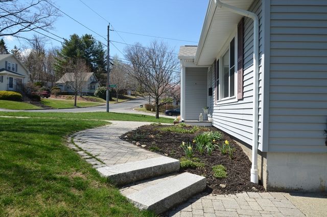 87 Wilkinson St, Worcester, MA 01606