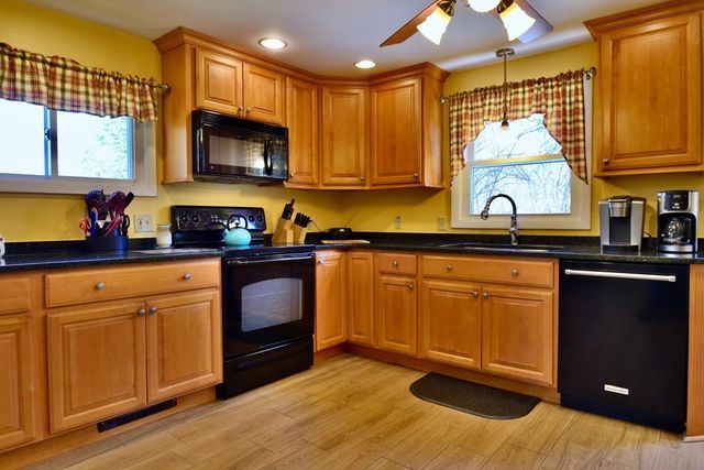 87 Wilkinson St, Worcester, MA 01606