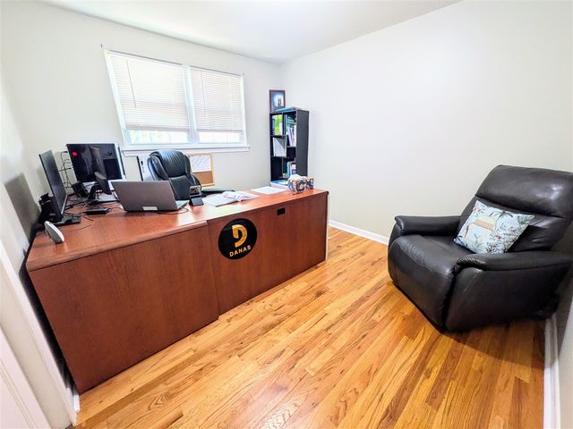 20519 Mauer Street, Saint Clair Shores, MI 48080