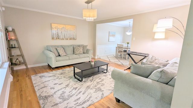 20519 Mauer Street, Saint Clair Shores, MI 48080