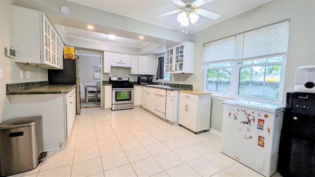 20519 Mauer Street, Saint Clair Shores, MI 48080