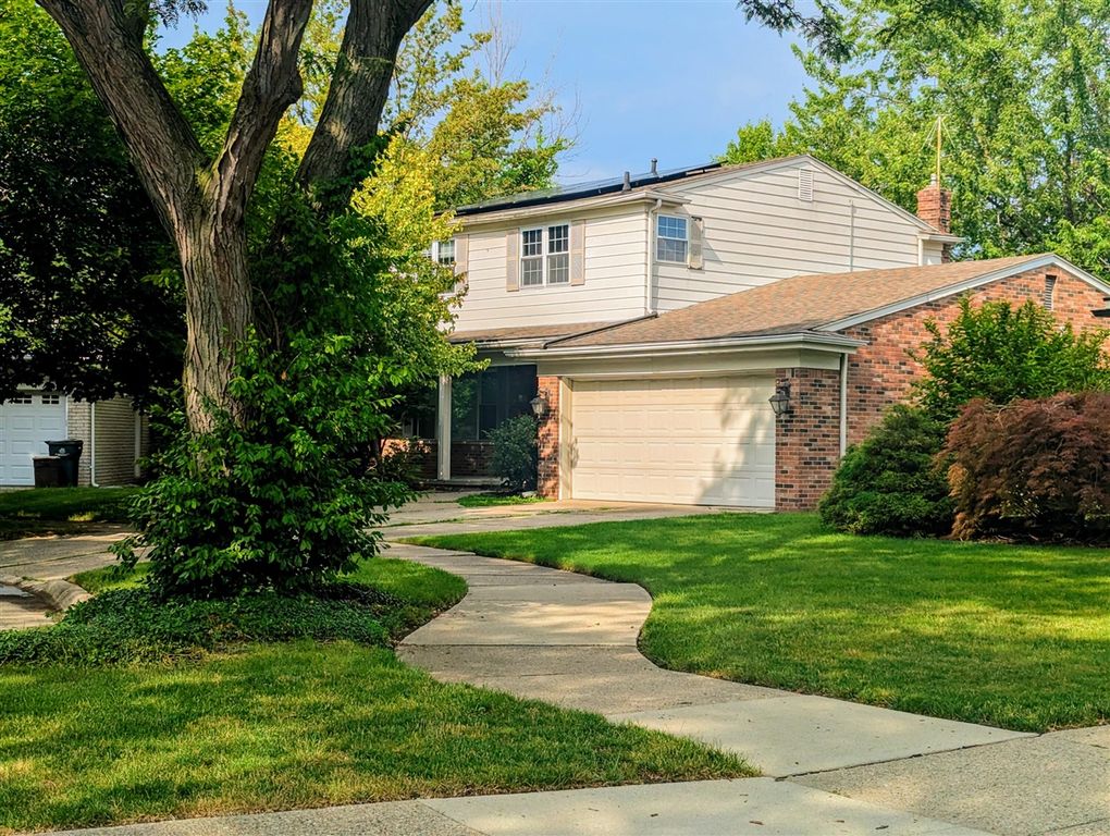 20519 Mauer Street, Saint Clair Shores, MI 48080