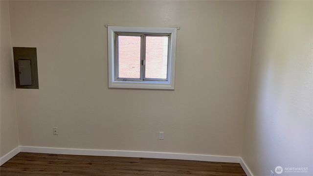 1216 N 1ST Avenue, Kelso, WA 98626
