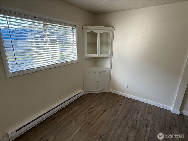 1216 N 1ST Avenue, Kelso, WA 98626