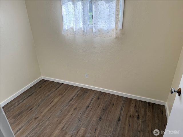 1216 N 1ST Avenue, Kelso, WA 98626