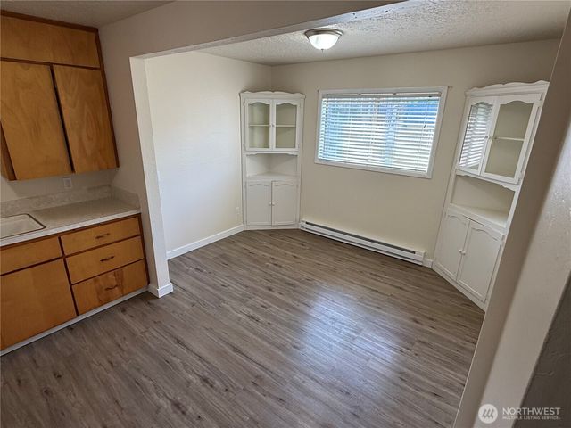 1216 N 1ST Avenue, Kelso, WA 98626
