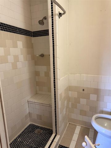 122 Pawnee CT, Smithville, TX 78957