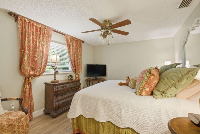 1736 PINE HILL COURT, Safety Harbor, FL 34695