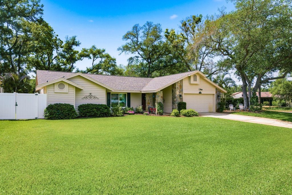 1736 PINE HILL COURT, Safety Harbor, FL 34695