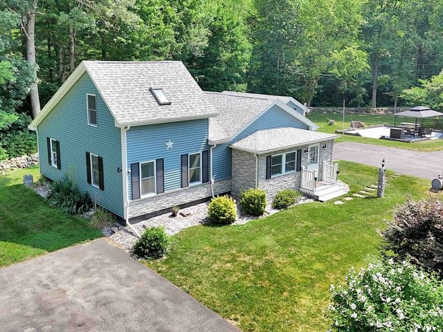 236 Thomas St, Middleboro, MA 02346