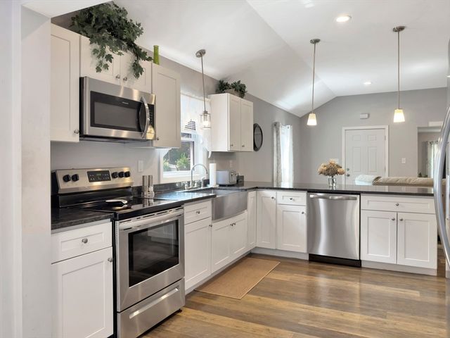 236 Thomas St, Middleboro, MA 02346