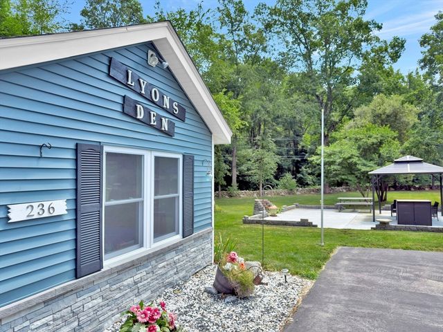 236 Thomas St, Middleboro, MA 02346