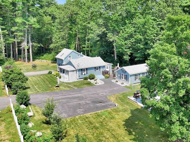 236 Thomas St, Middleboro, MA 02346