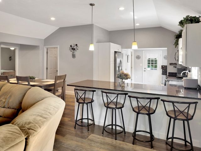236 Thomas St, Middleboro, MA 02346