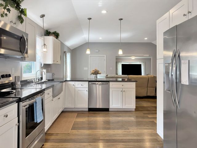236 Thomas St, Middleboro, MA 02346