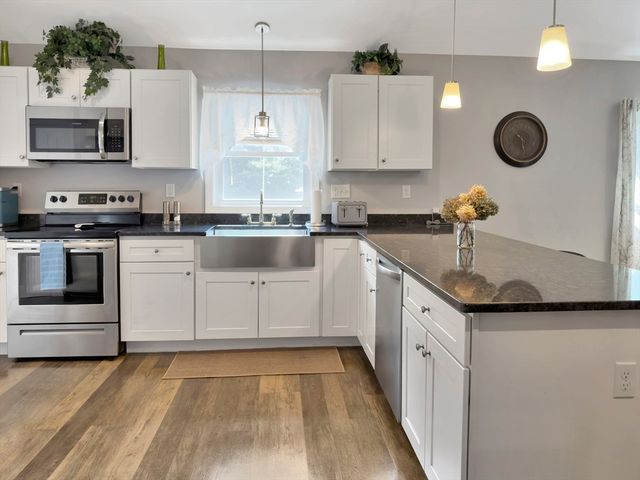 236 Thomas St, Middleboro, MA 02346