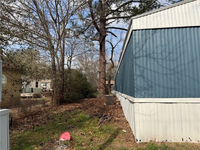 2207 Emerald Drive, Bryan, TX 77803