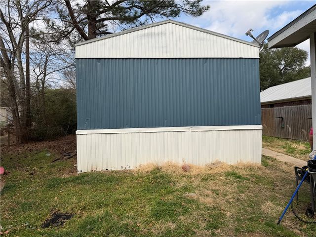 2207 Emerald Drive, Bryan, TX 77803