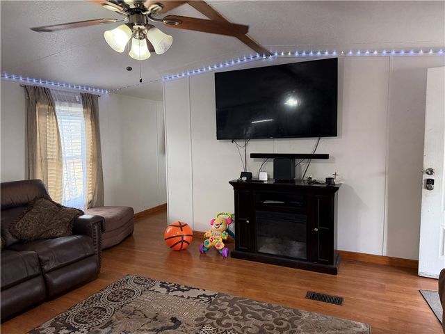 2207 Emerald Drive, Bryan, TX 77803