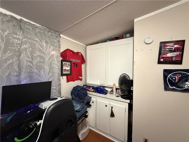 2207 Emerald Drive, Bryan, TX 77803