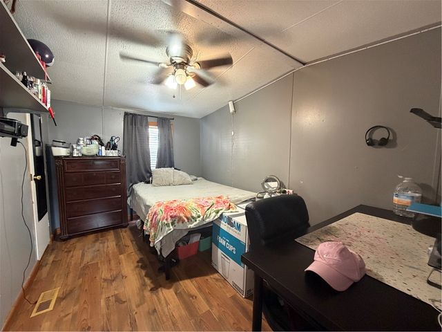 2207 Emerald Drive, Bryan, TX 77803