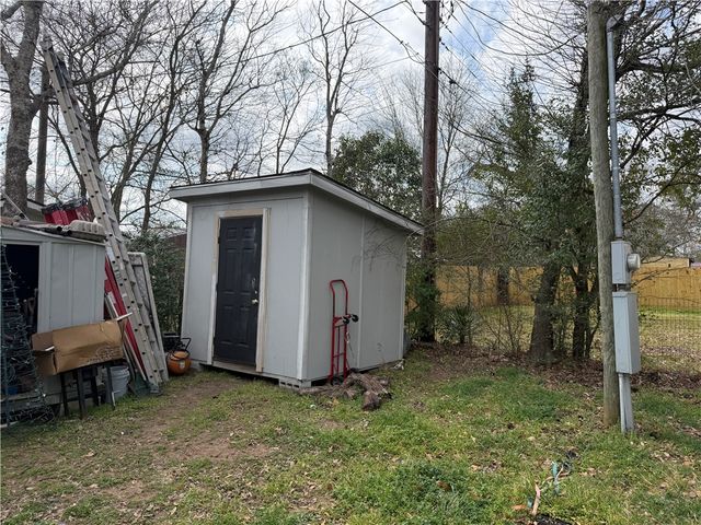 2207 Emerald Drive, Bryan, TX 77803