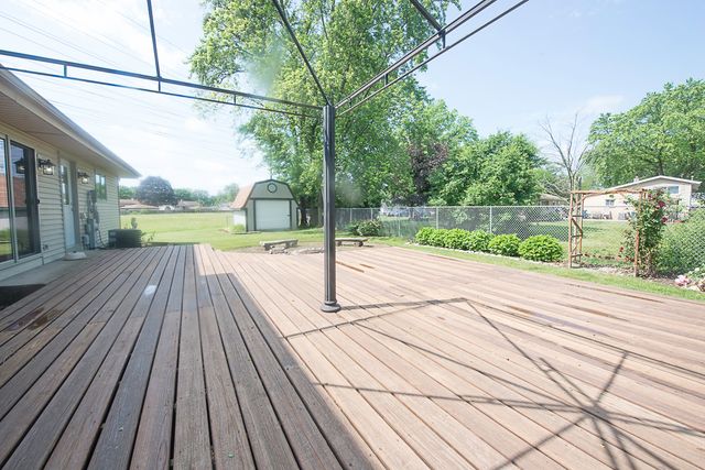 422 Beverly Avenue, Addison, IL 60101
