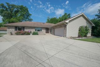 422 Beverly Avenue, Addison, IL 60101