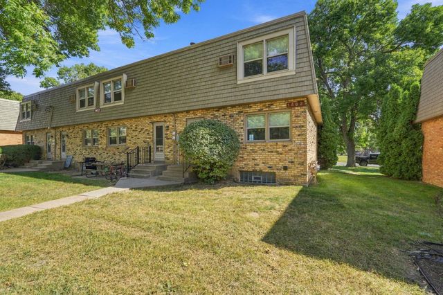 1482 21st Avenue NW 1, New Brighton, MN 55112