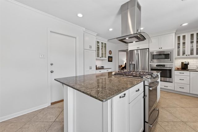 4325 Willowbend Boulevard, Houston, TX 77035