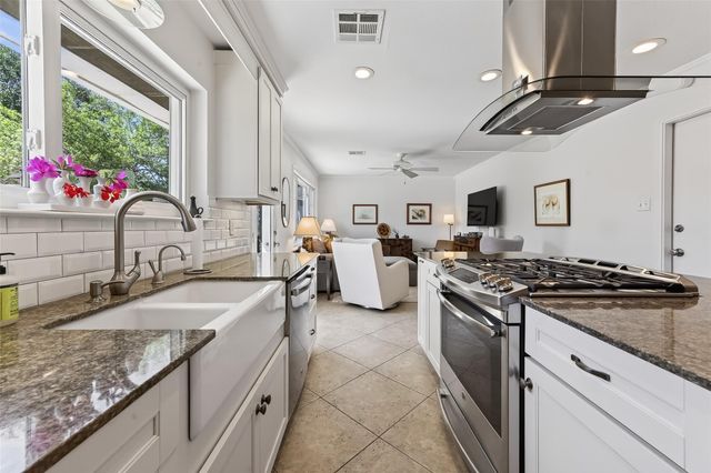 4325 Willowbend Boulevard, Houston, TX 77035