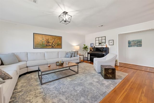 4325 Willowbend Boulevard, Houston, TX 77035