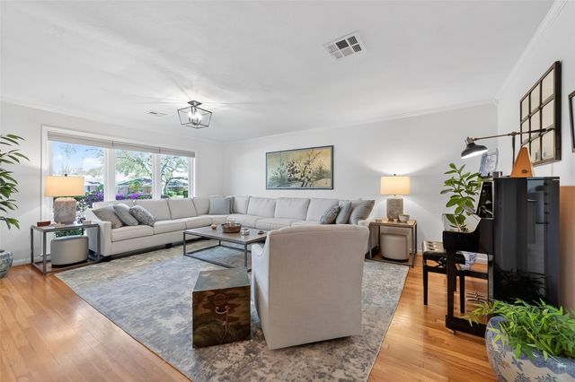 4325 Willowbend Boulevard, Houston, TX 77035