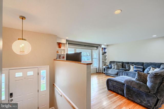 2110 FOLKSTONE RD, Lutherville Timonium, MD 21093