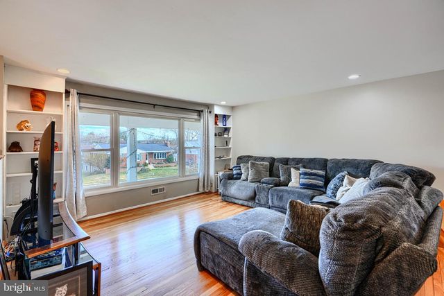 2110 FOLKSTONE RD, Lutherville Timonium, MD 21093