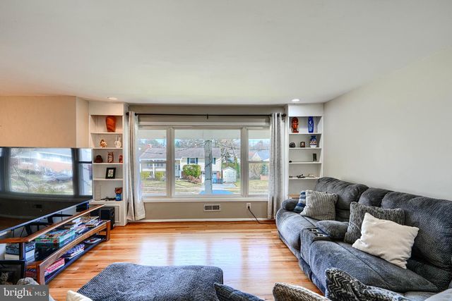 2110 FOLKSTONE RD, Lutherville Timonium, MD 21093