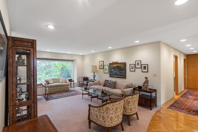 1736 Cavell Avenue, Highland Park, IL 60035