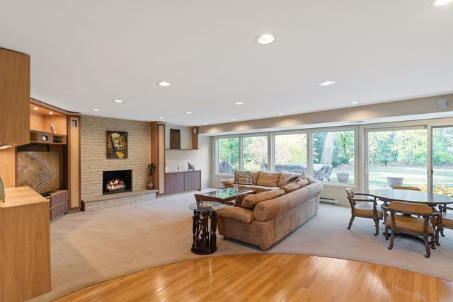 1736 Cavell Avenue, Highland Park, IL 60035