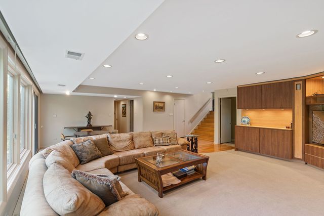 1736 Cavell Avenue, Highland Park, IL 60035