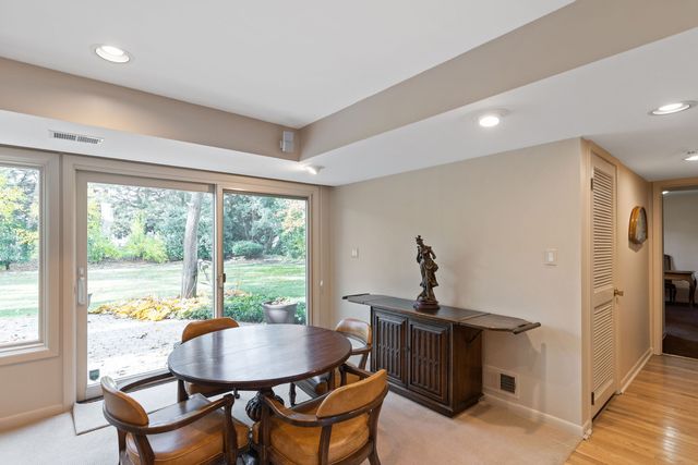 1736 Cavell Avenue, Highland Park, IL 60035