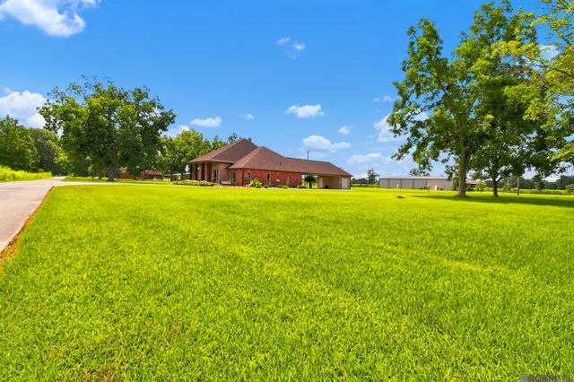 5470 Wye Rd, Lakeland, LA 70752
