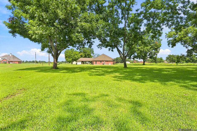 5470 Wye Rd, Lakeland, LA 70752