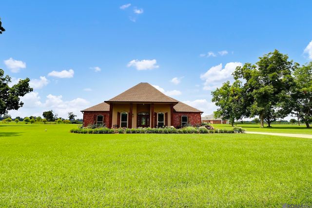 5470 Wye Rd, Lakeland, LA 70752