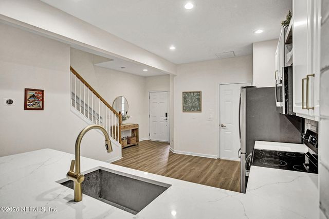 13255 STONE POND Drive, Jacksonville, FL 32224