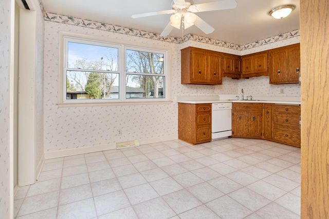 127 TAFT STREET, Green Bay, WI 54301