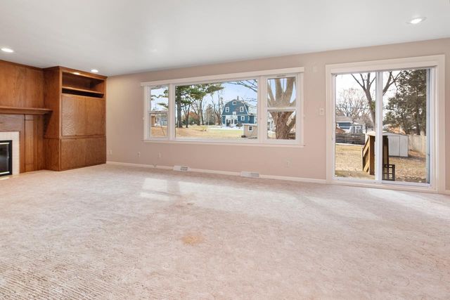 127 TAFT STREET, Green Bay, WI 54301